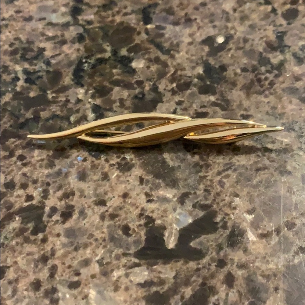 Vintage Monet brooch